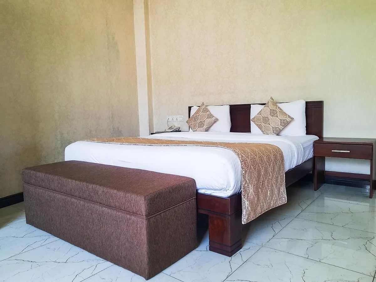 Galaxy City Hotel Kandy 3*,