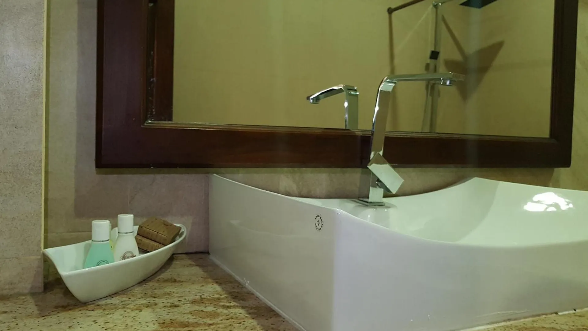 Galaxy City Hotel Kandy